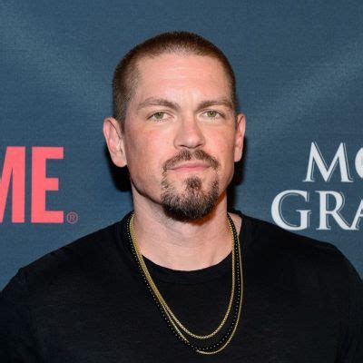 Steve Howey Biography, Age, Height, Wife, Net Worth, Family